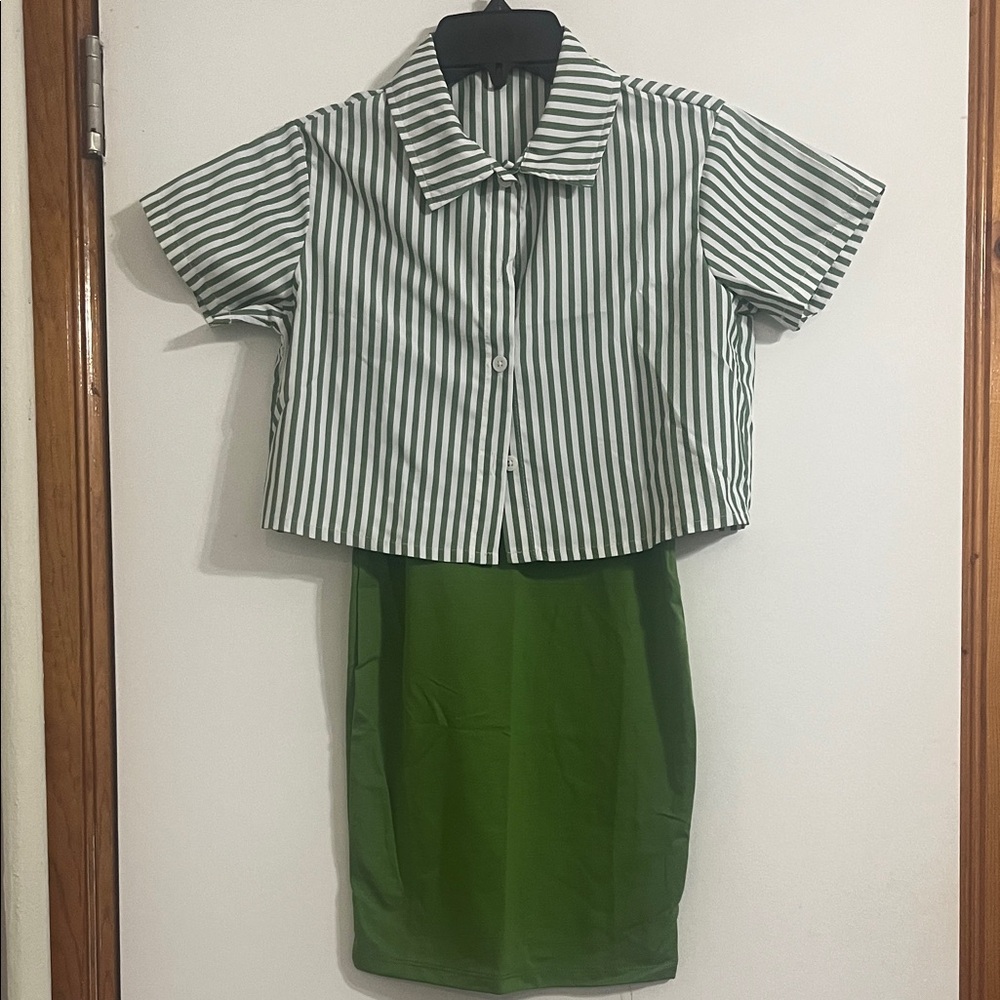 PatPat Girls Two Piece Dress Green Striped Shirt and Green dress Set size 8-9Y